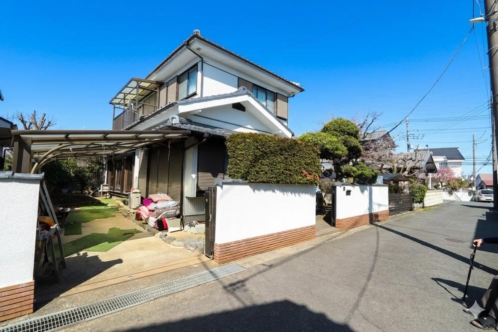 Elegant Traditional Japanese Home with Intricate Designs in Kawasaki - Photo 1