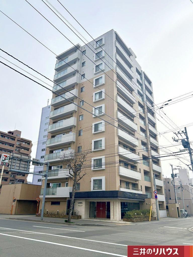 3LDK apartment in Chuo Ward, Sapporo, Hokkaido - Photo 1