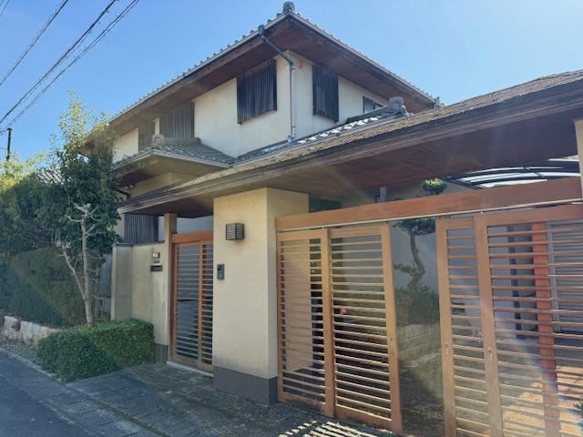 Family-Oriented 5LDK Home with Garden in Someino, Sakura - Photo 1