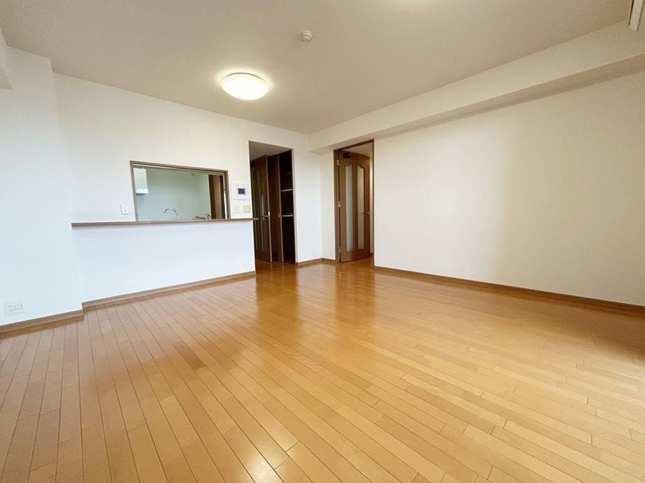 4LDK apartment in Nishinomiya, Hyogo - Photo 1