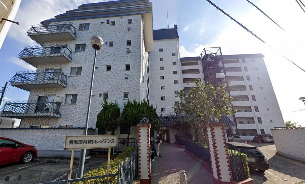 Renovated 1LDK Apartment in Shimura - Photo 1