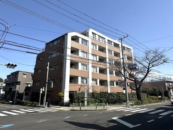 2LDK apartment in Setagaya Ward, Tokyo - Photo 1