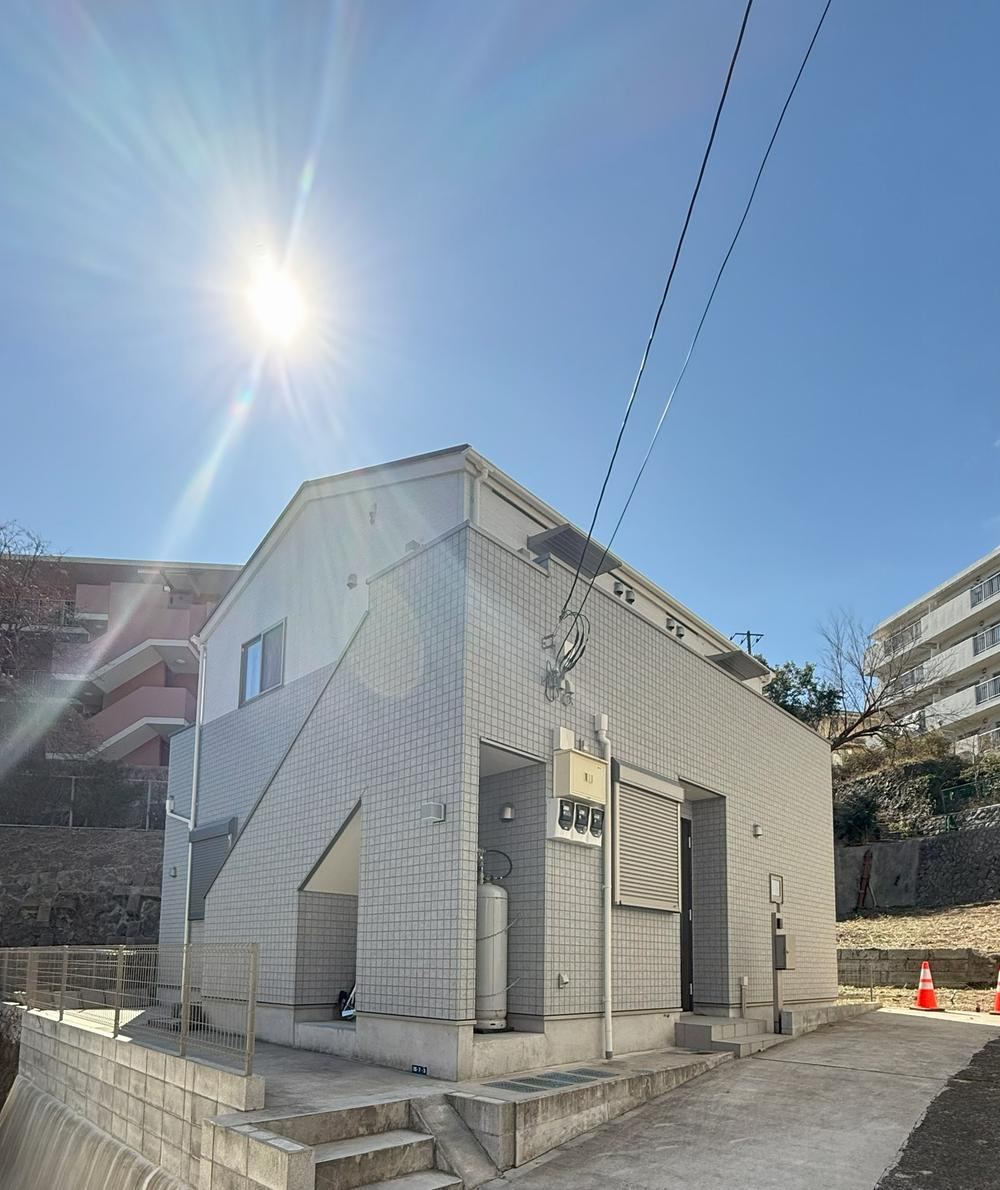 2LDK House with Rental Income Potential in Okubo, Yokohama - Photo 1
