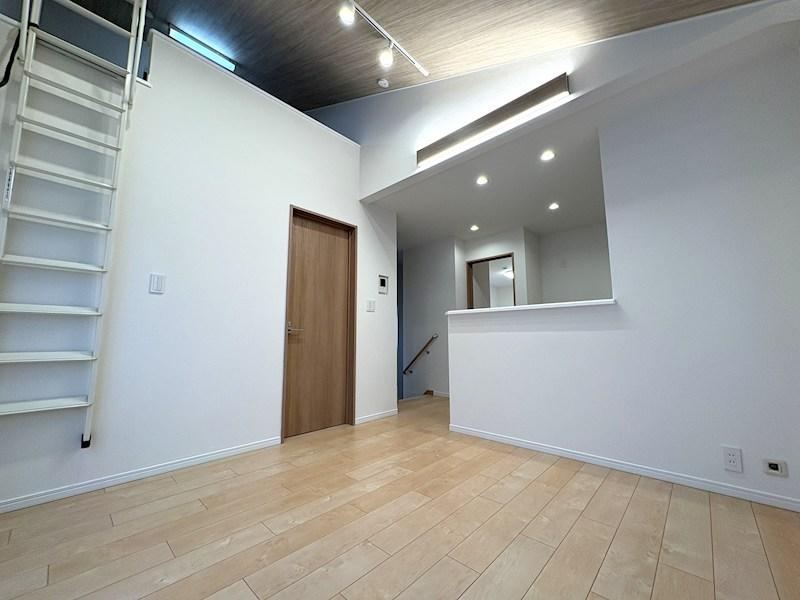 Immediate Viewing Available for 4LDK House in Takashimadaira - Photo 1
