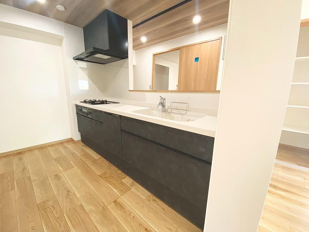 3LDK Apartment with Full Renovation Planned - Photo 1