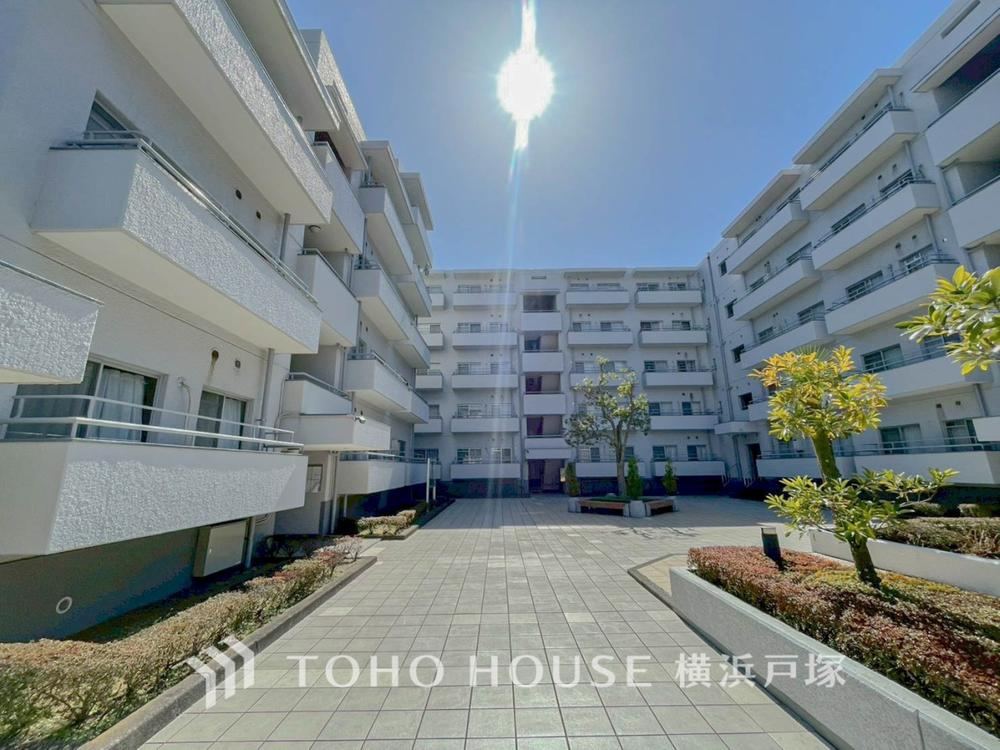 Bright 3LDK Apartment with Good Ventilation - Photo 1