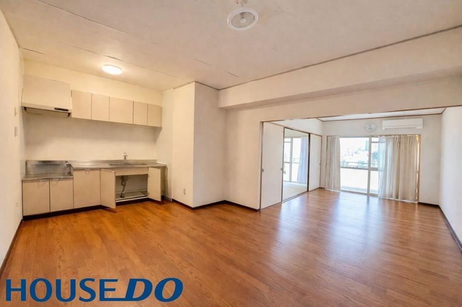 2LDK apartment in Ginowan, Okinawa - photo 4