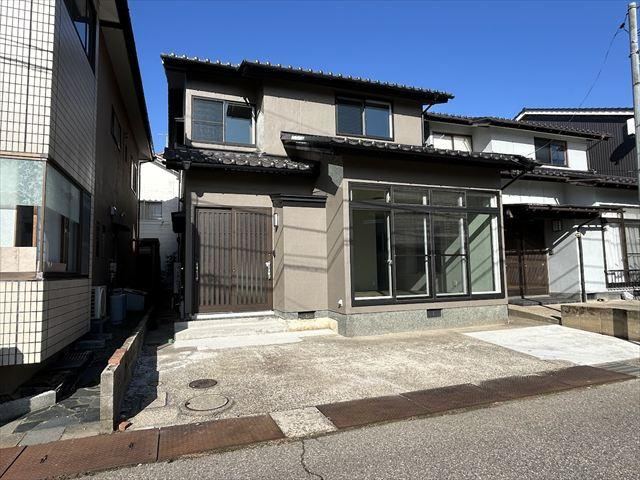 Renovated 5LDK House in Kanazawa - Photo 1