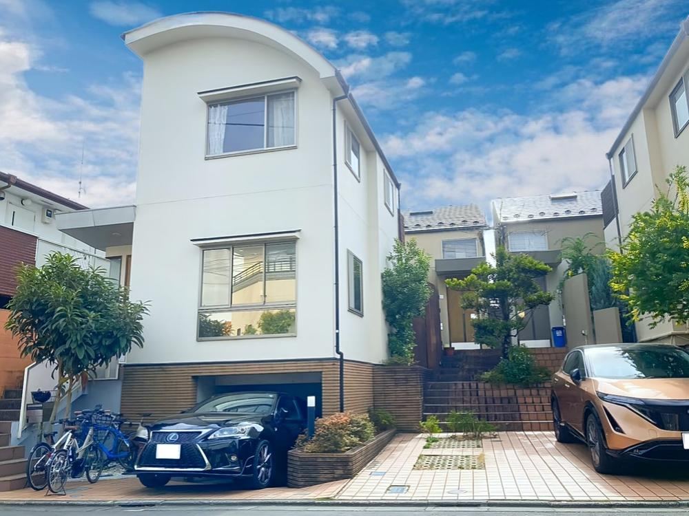 Spacious 4LDK House in Miyazaka - Photo 1