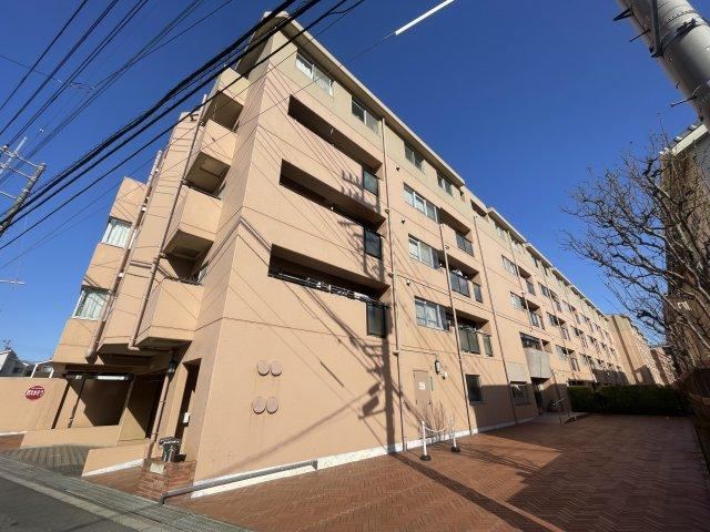 Spacious 3LDK Apartment with Renovation in Asaka City - Photo 1