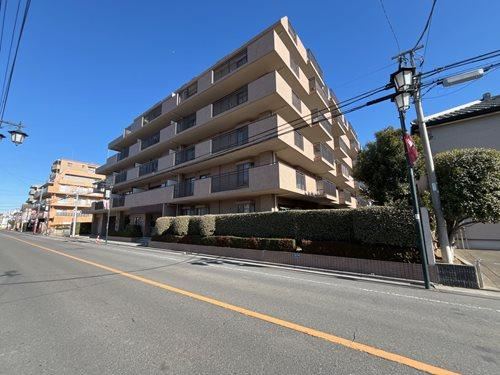 Corner 2LDK Apartment Near Nishi-Urawa Station - Photo 1