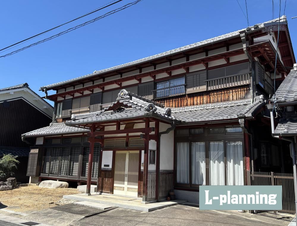 13LDK+3S house in Omihachiman, Shiga - Photo 1