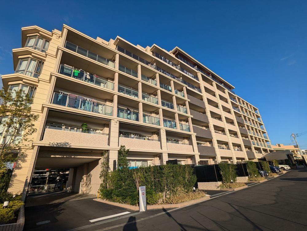 Spacious 3LDK Apartment in Asaka - Photo 1