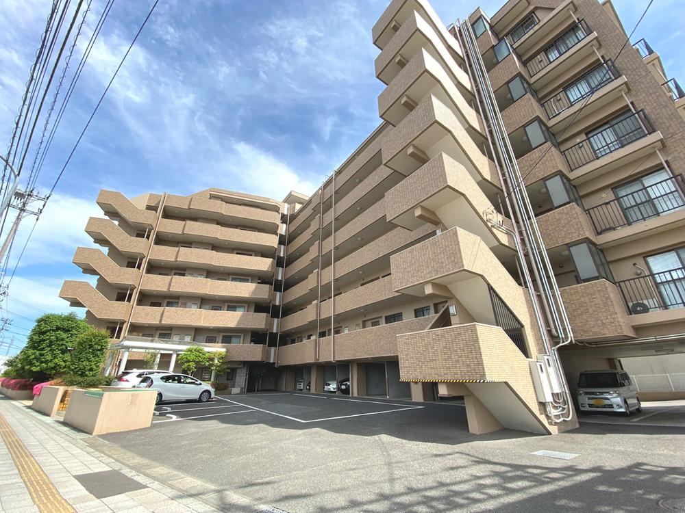 Bright 2LDK Apartment with Great Views in Taihaku - Photo 1