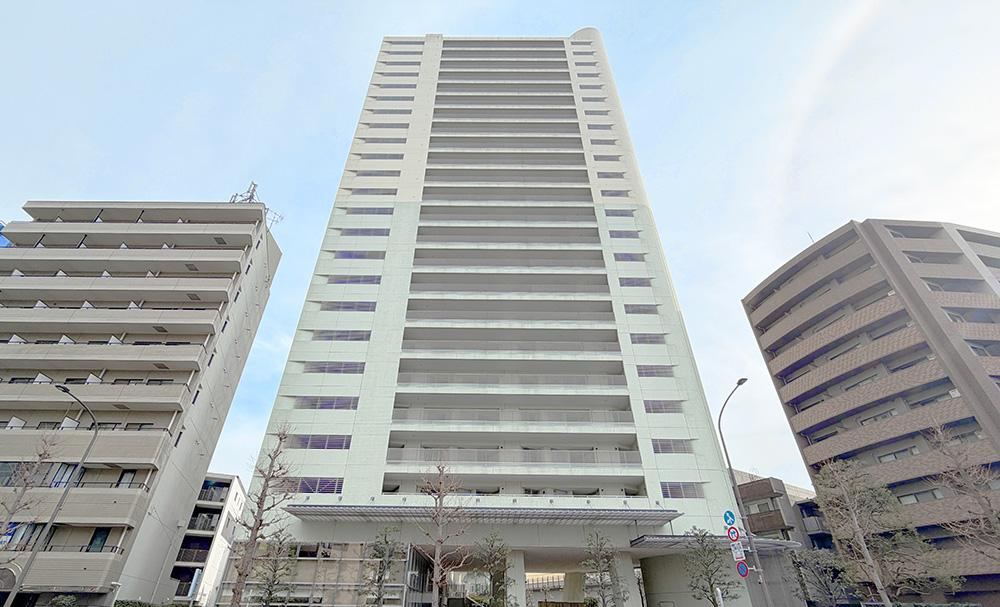 Flexible 3LDK Apartment in Hiratsuka - Photo 1