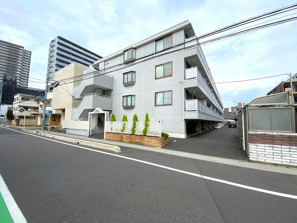 Spacious 3LDK Apartment near Tanizuka Station - Photo 1