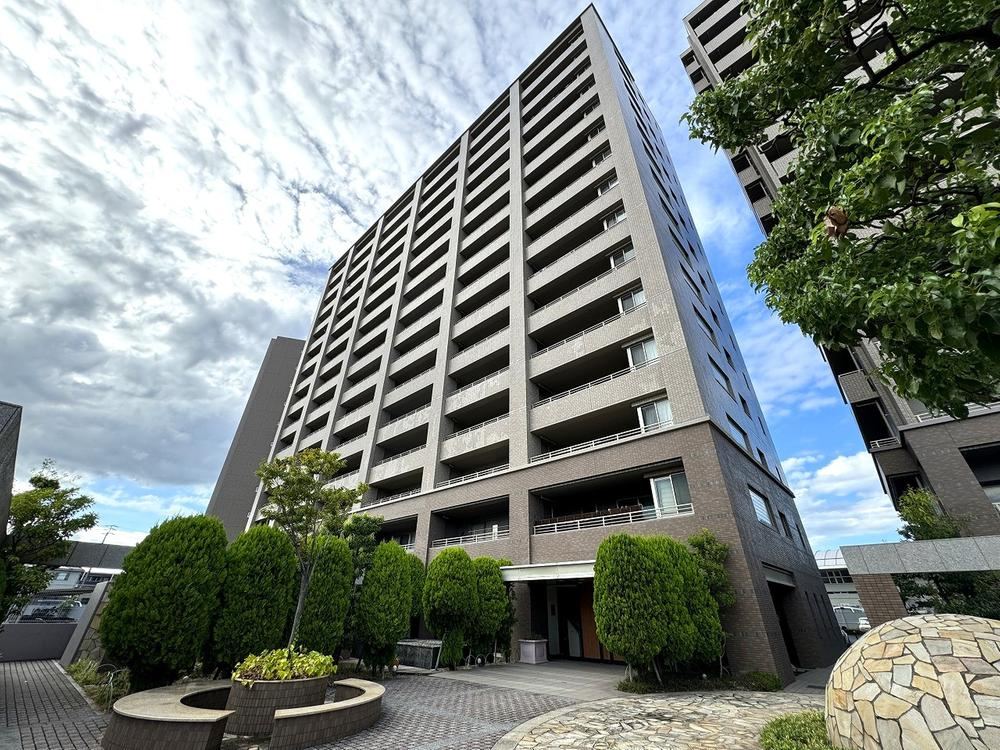 3LDK apartment in Takamatsu, Kagawa - Photo 1