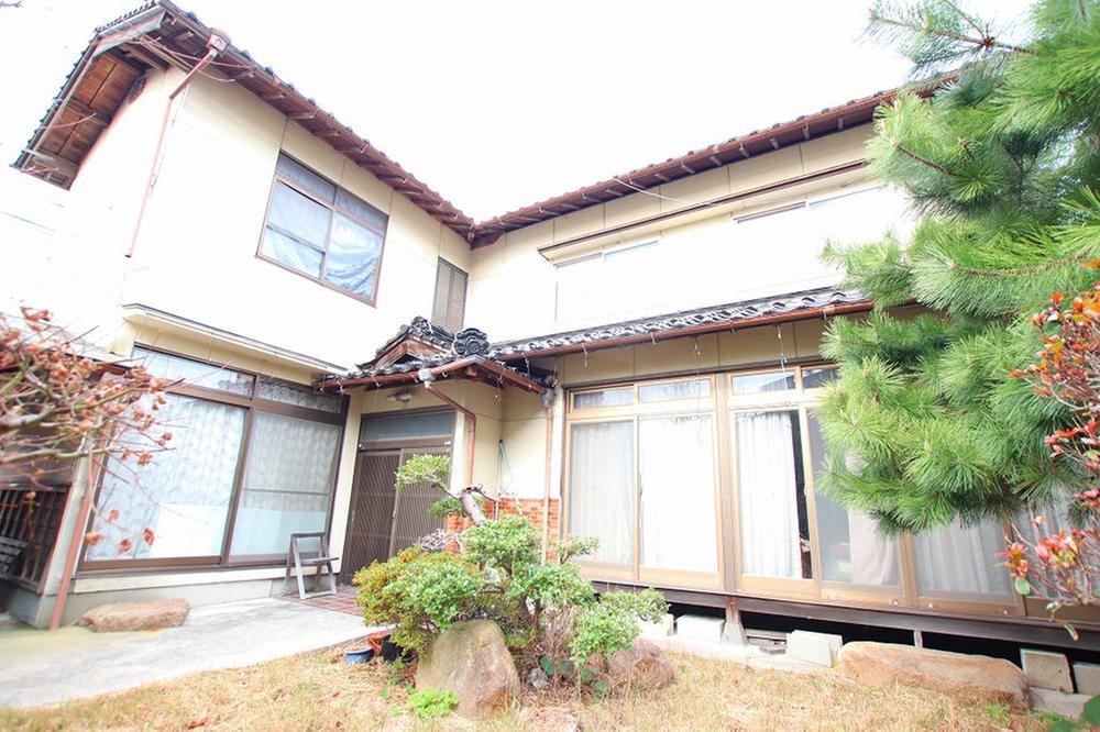 7DK house in Yonago, Tottori - Photo 1