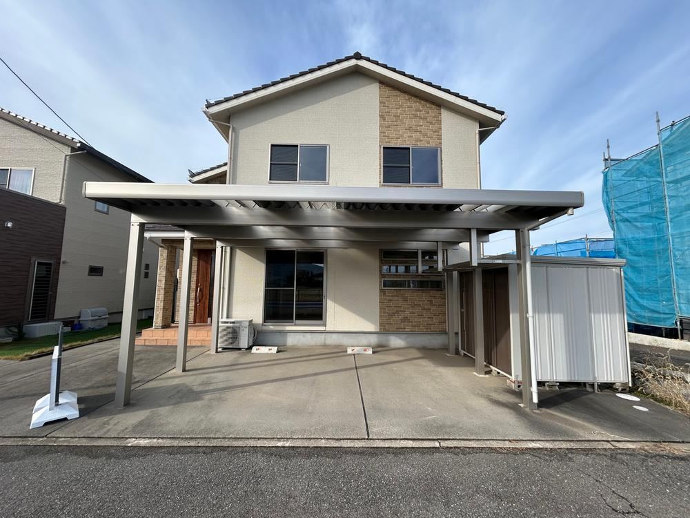 Modern 4LDK Home with Sunroom in Hakusan - Photo 1
