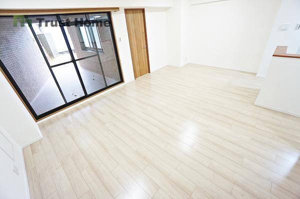 3LDK apartment in Nada Ward, Kobe, Hyogo - Photo 1
