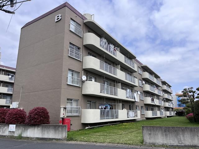 Renovated 3LDK Apartment in Soka - Photo 1