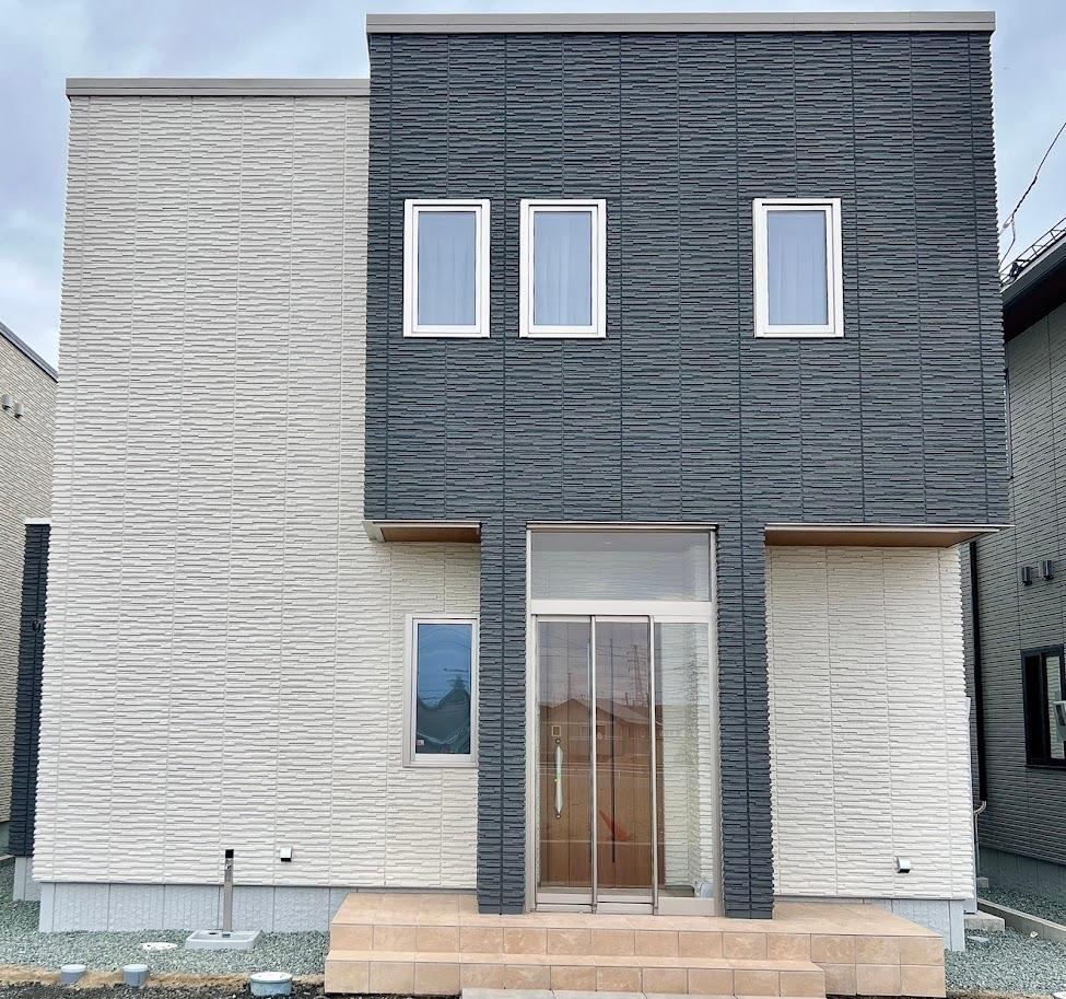 Modern 4LDK Home in Shinya Wariyama-cho, Akita - Photo 1