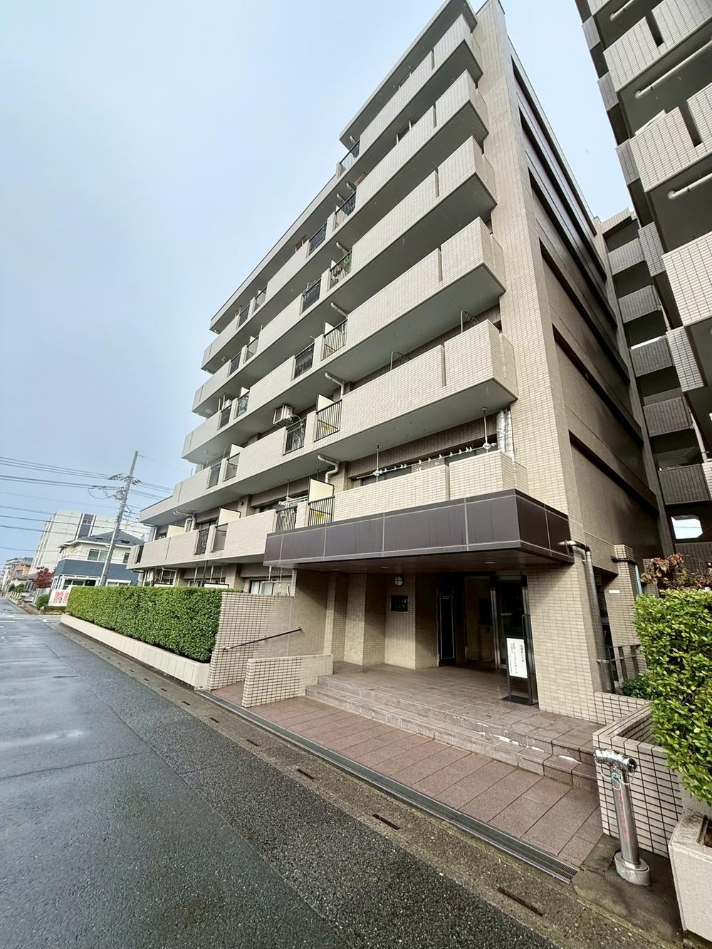 Renovated 3LDK Apartment in Miyahara - Photo 1