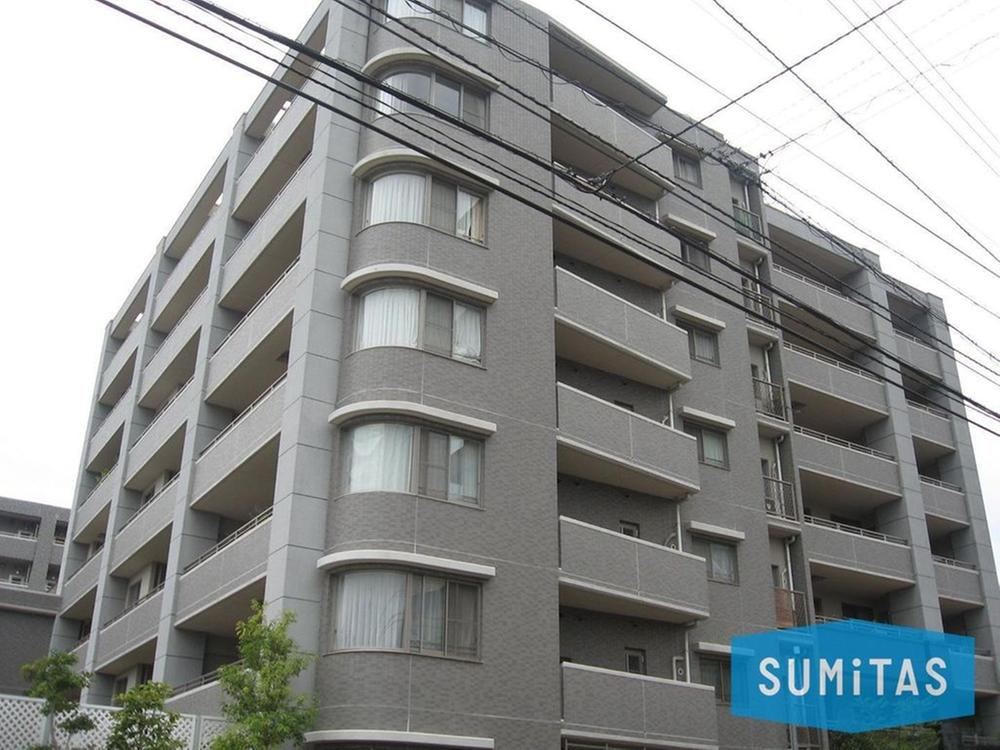 2LDK+S apartment in Matsuyama, Ehime - Photo 1
