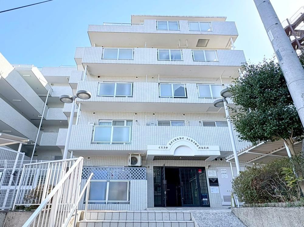 Renovated 3LDK Apartment with Great Sunlight in Kohoku - Photo 1