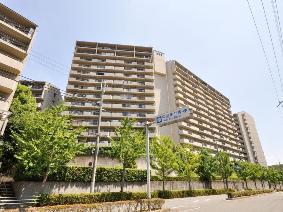 3LDK apartment in Suita, Osaka - Photo 1