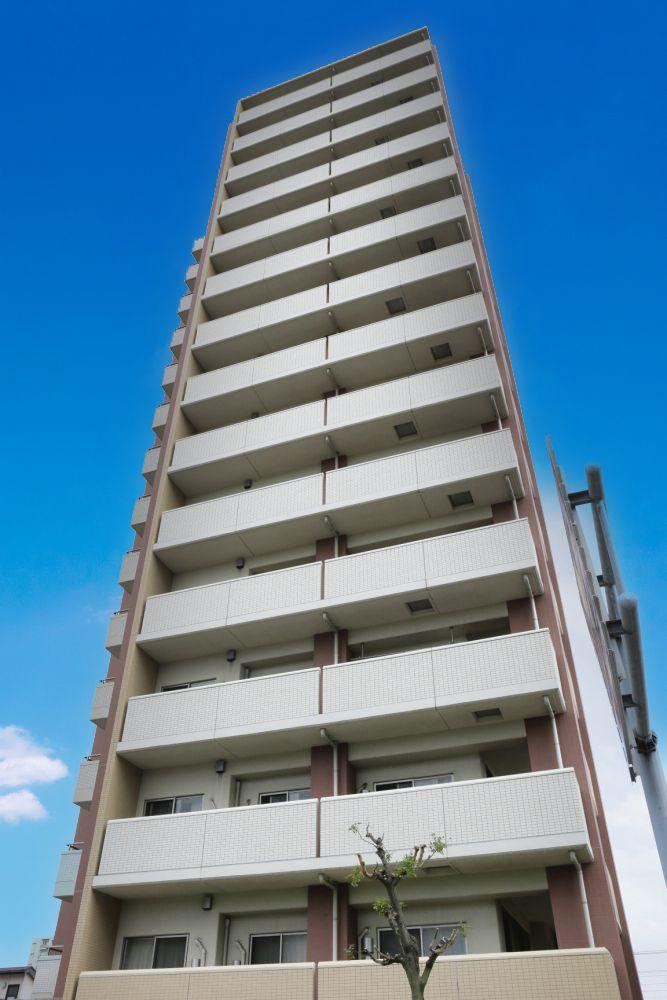 Stylish 3LDK Apartment Near Kitaurawa Station - Photo 1