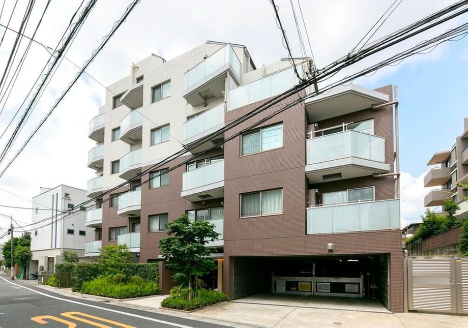 Stylish 1R Apartment Near Higashimatsubara Station - Photo 1