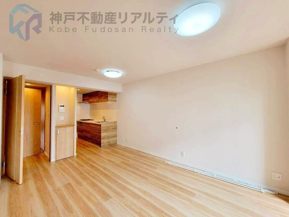 3LDK apartment in Chuo Ward, Kobe, Hyogo - Photo 1