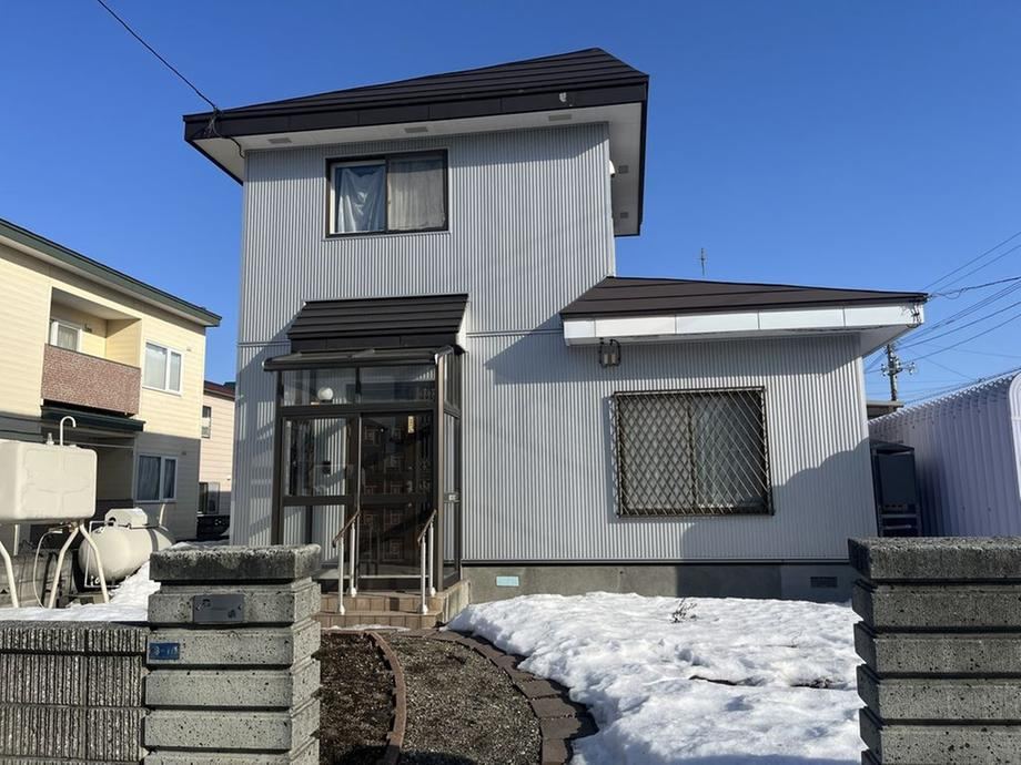 Spacious 4LDK Detached House in Chitose - Photo 1