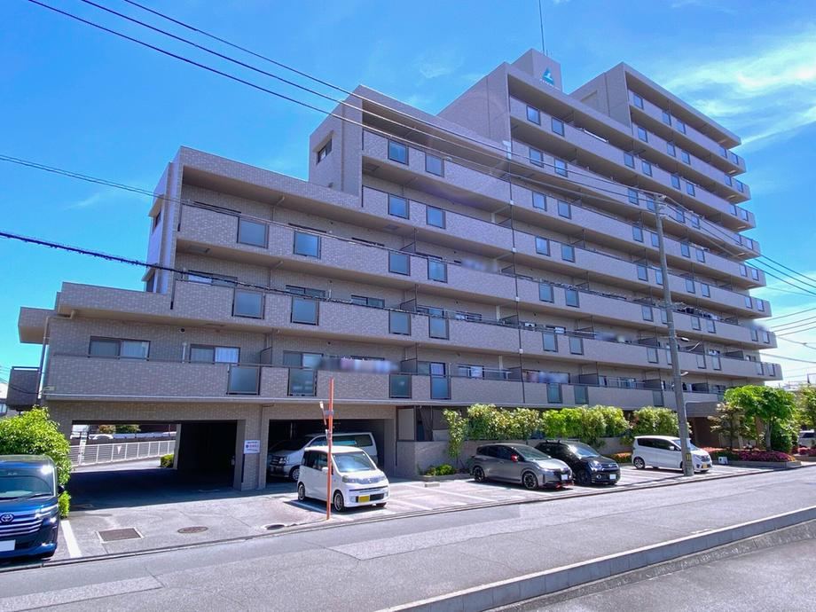 3LDK apartment in Matsuyama, Ehime - Photo 1