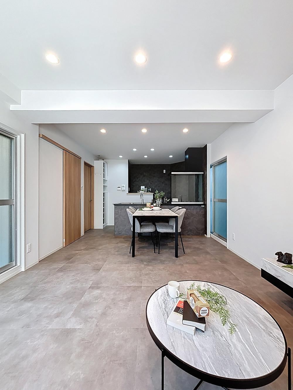 2LDK house in Nishi Ward, Hiroshima - Photo 1