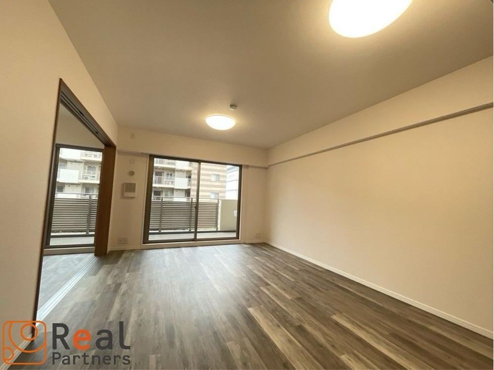 3LDK Apartment with Ample Storage in Ichizawa - Photo 1