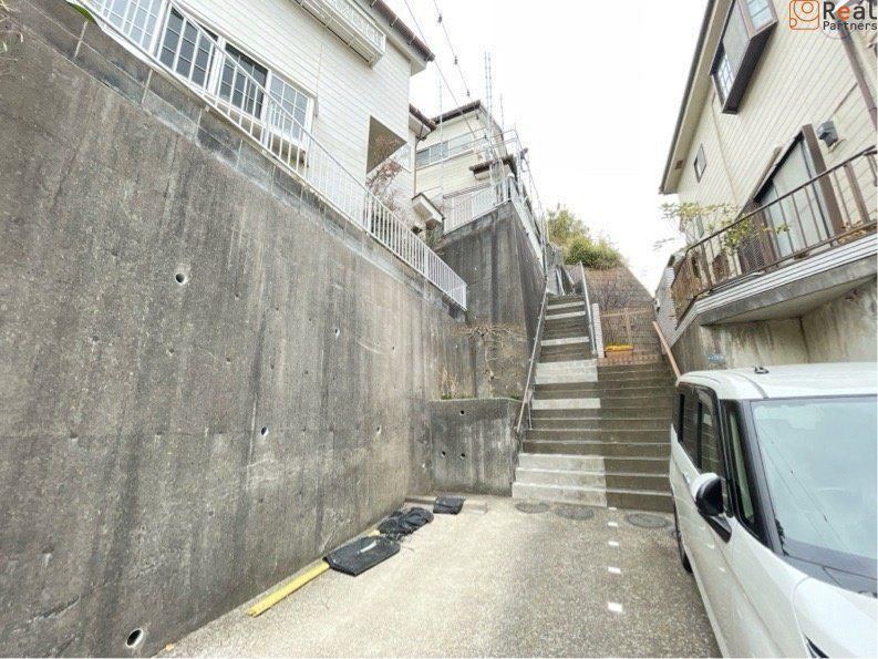 Renovated 3LDK Near Hongodai Station - Photo 1