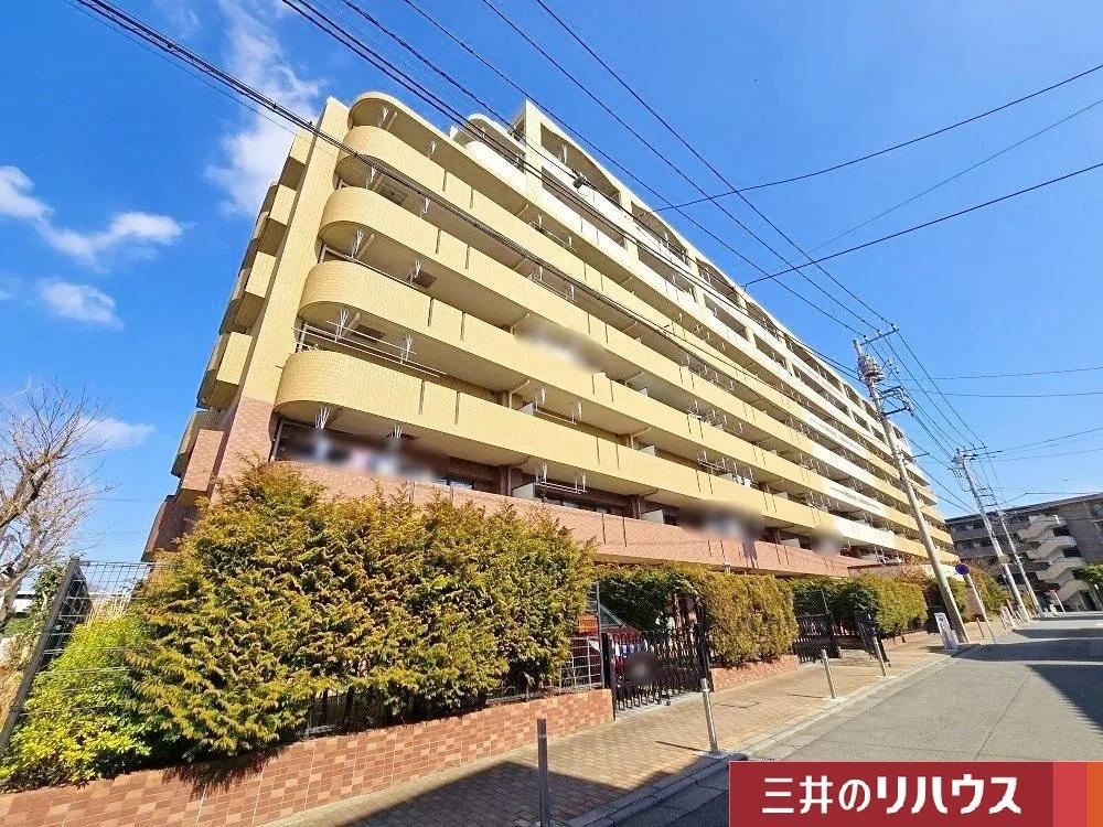Modern 3LDK Apartment in Minami Hashimoto - Photo 1