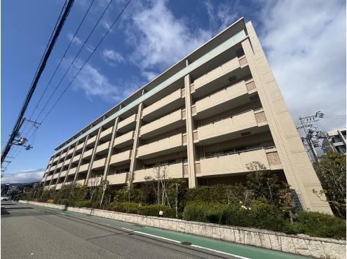 3LDK apartment in Nishinomiya, Hyogo - Photo 1