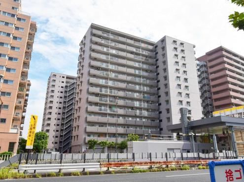 Spacious 3LDK Apartment Near Omori Kaigan Station - Photo 1