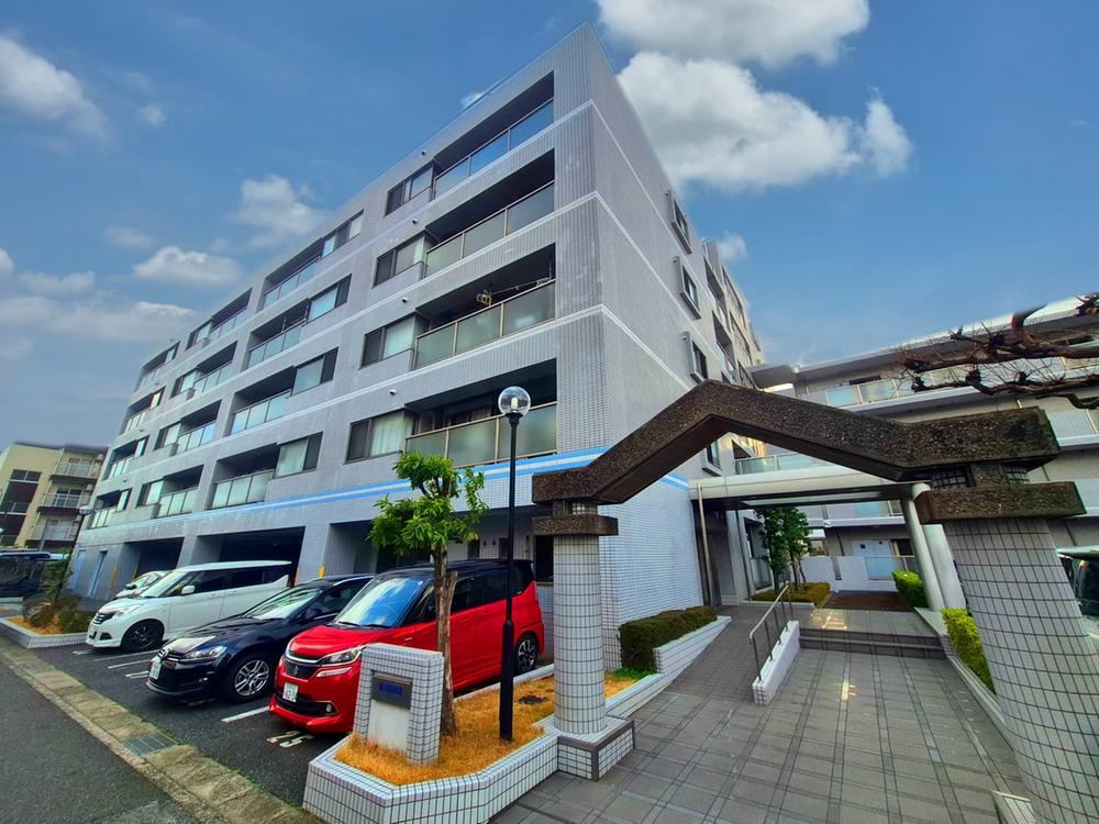 3LDK Apartment in Saiwaicho with Financing Options - Photo 1