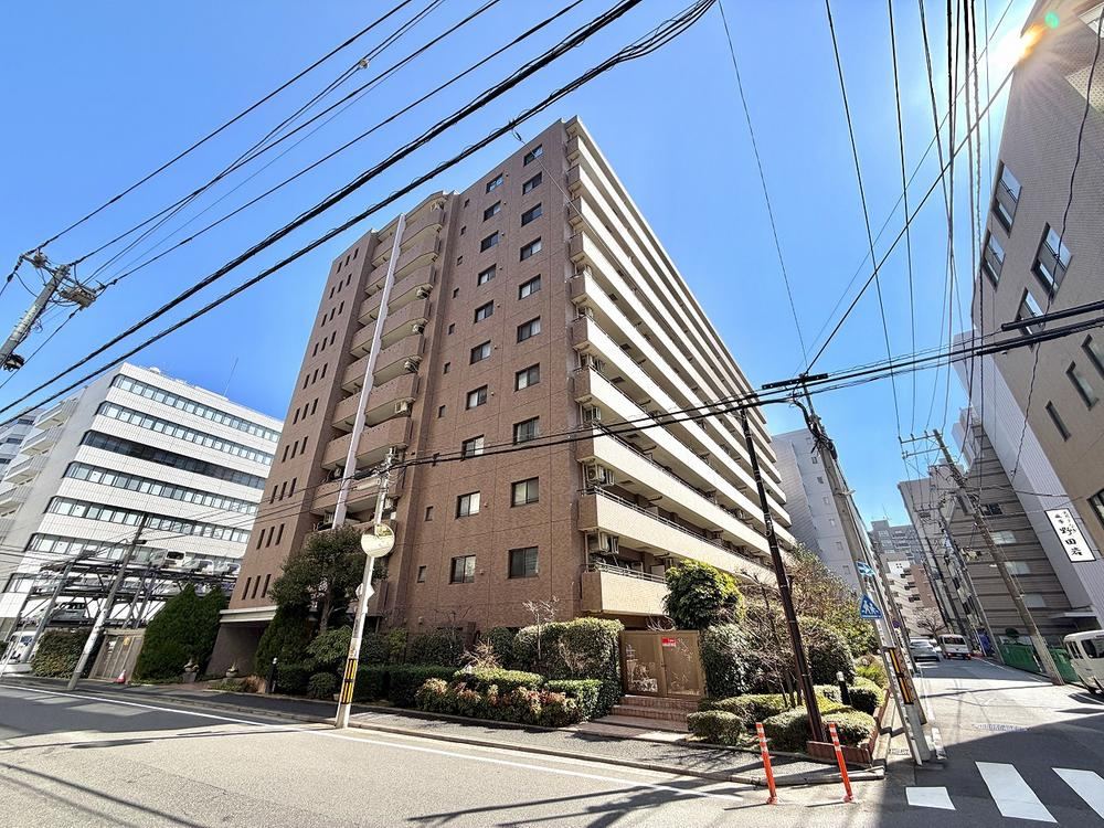 Stylish 2LDK Apartment in Kitakou, Yokohama - Photo 1