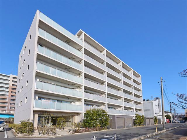 Top-Floor 4LDK Apartment with Rooftop in Hiroo - Photo 1