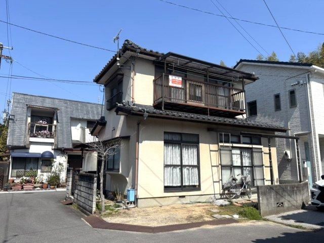 4DK house in Matsuyama, Ehime - Photo 1