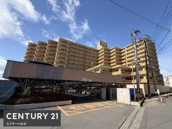Spacious 4LDK Apartment in Ohkaji - Photo 1