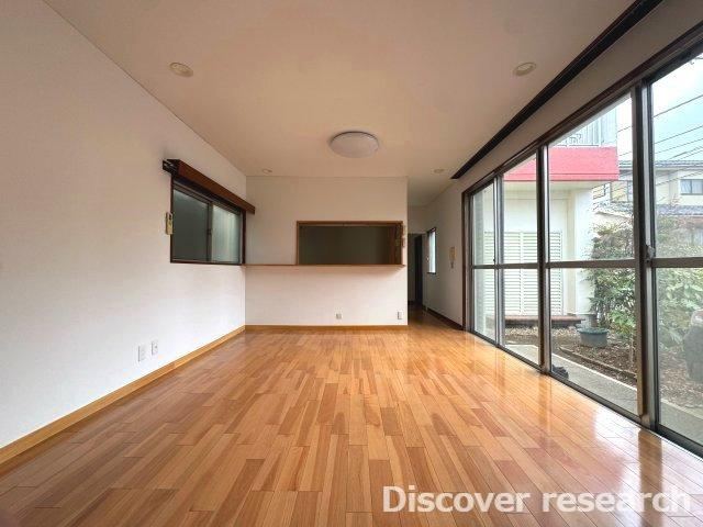 Bright 3LDK Apartment with Terrace in Hino - Photo 1