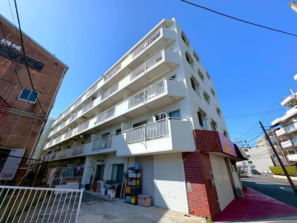 Family-Friendly 3LDK Apartment with Private Garden - Photo 1