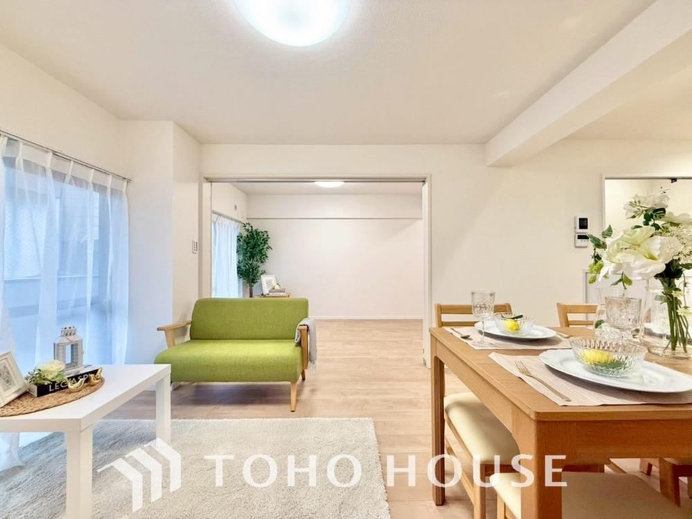 Fully Renovated 2LDK Apartment in Kaijin - Photo 1