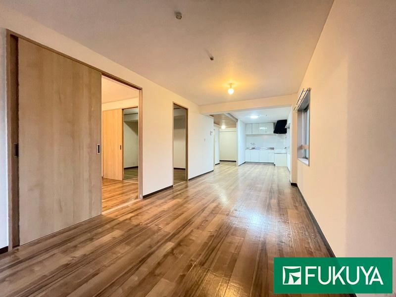 2LDK apartment in Sumiyoshi Ward, Osaka - Photo 1